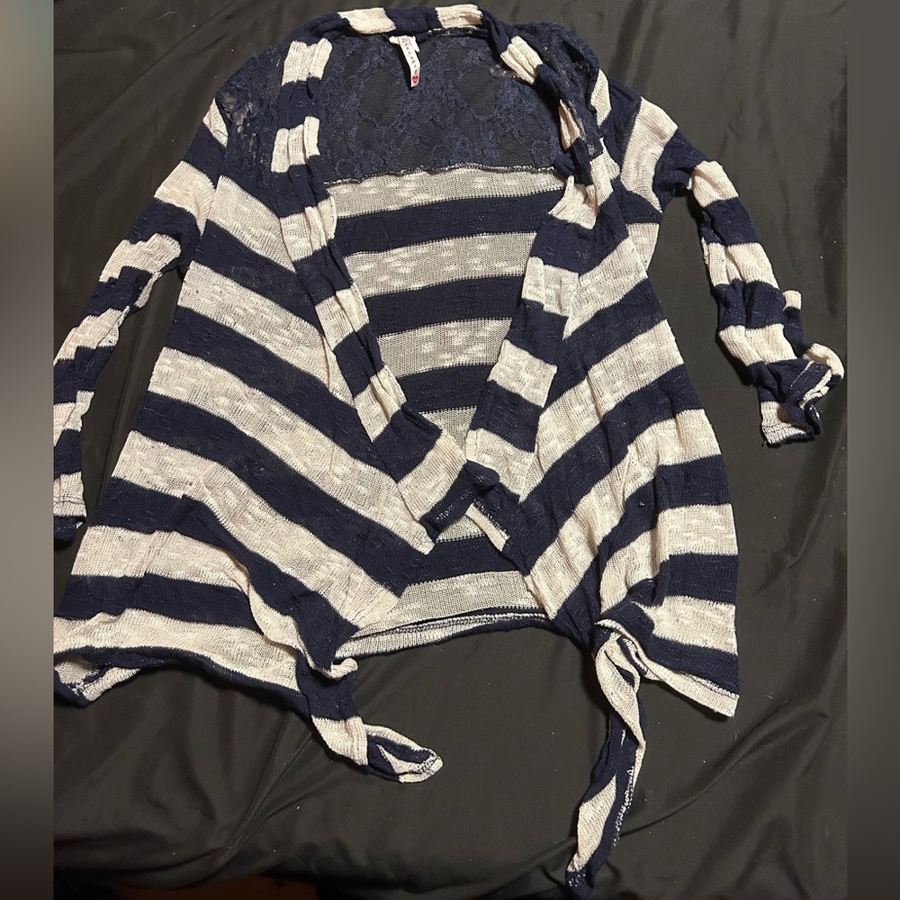 Discreet strip cardigan size Large A1